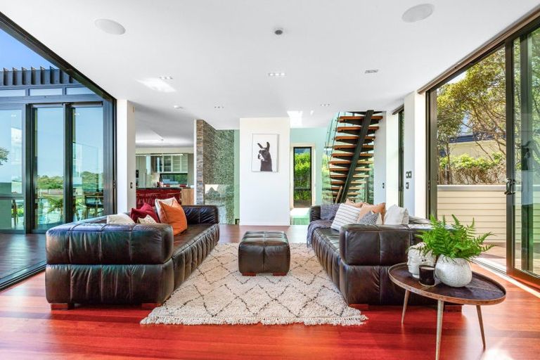 Photo of property in 24d Mandalay Terrace, Khandallah, Wellington, 6035