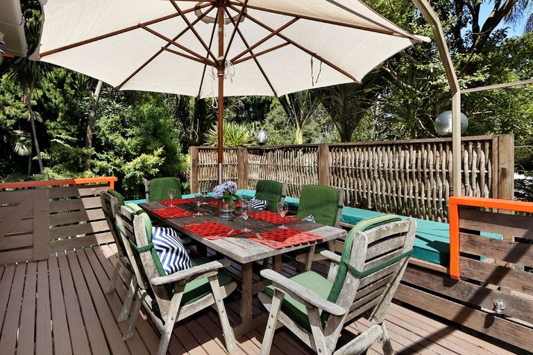 Photo of property in 12 Taraire Road, Titirangi, Auckland, 0604