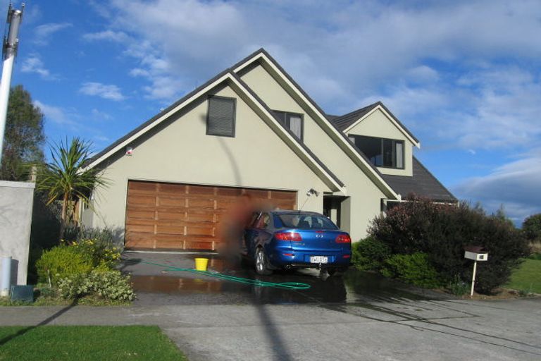 Photo of property in 48 Ruapehu Drive, Fitzherbert, Palmerston North, 4410