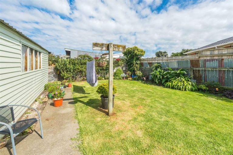 Photo of property in 143 Cornfoot Street, Castlecliff, Whanganui, 4501