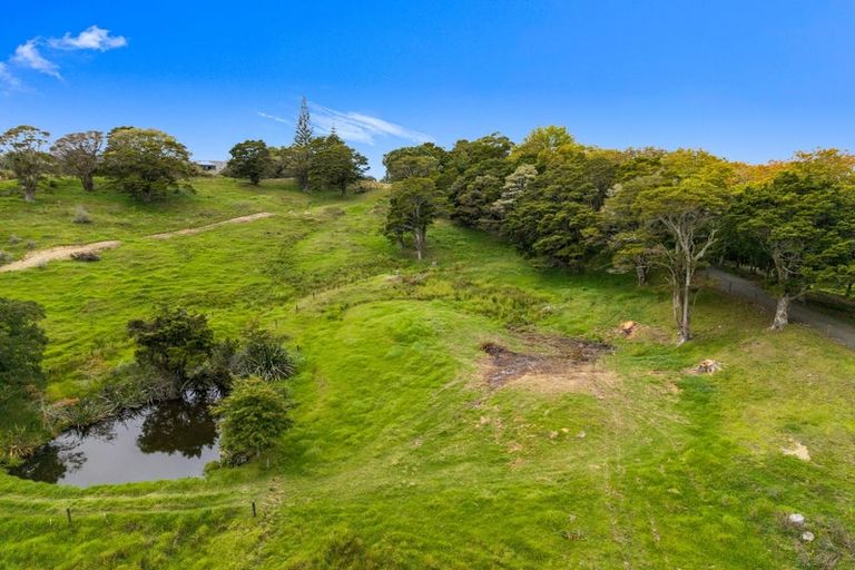 Photo of property in 240 Pukeatua Road, Maungatapere, Whangarei, 0179