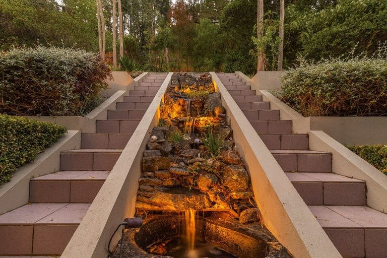 Photo of property in 16 Basil Place, Mount Pleasant, Christchurch, 8081