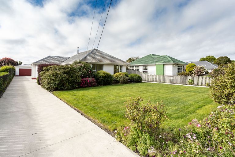 Photo of property in 932 Avonside Drive, Avondale, Christchurch, 8061