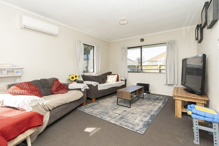 Photo of property in 25b Ross Crescent, Fairfield, Hamilton, 3214
