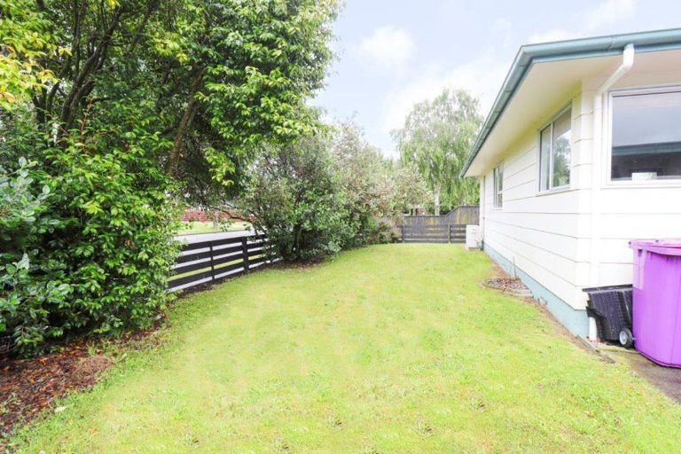 Photo of property in 24a Humphries Place, Awapuni, Palmerston North, 4412
