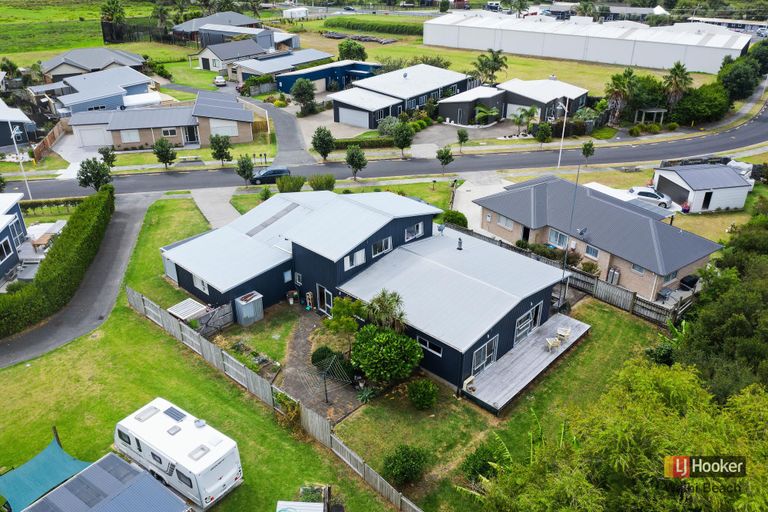 Photo of property in 11 Ocean Breeze Drive, Waihi Beach, 3611