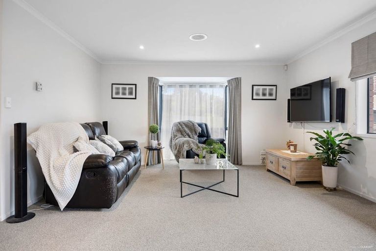 Photo of property in 15 Orangewood Drive, Northpark, Auckland, 2013