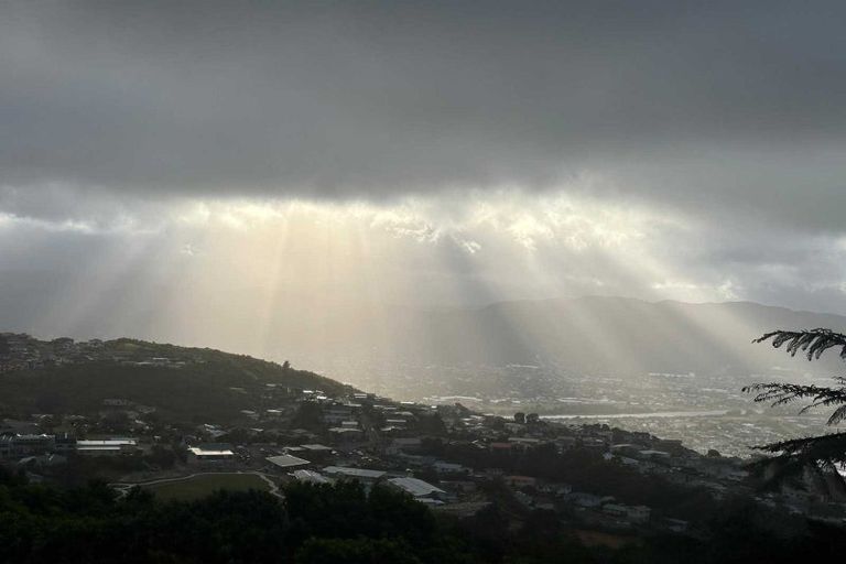 Photo of property in 2/7 Jasmine Grove, Maungaraki, Lower Hutt, 5010