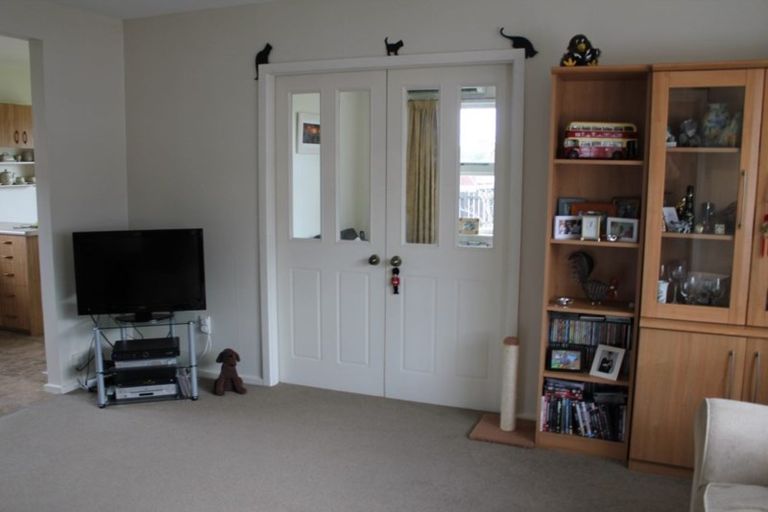 Photo of property in 32 Cranbrook Avenue, Burnside, Christchurch, 8053