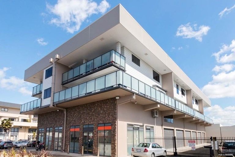 Photo of property in 2/9 Freeman Way, Manukau, Auckland, 2104