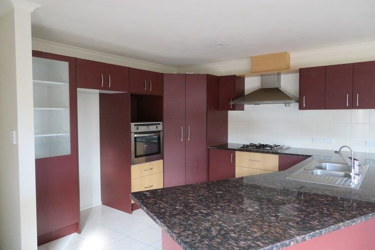 Photo of property in 19 Medallion Drive, Oteha, Auckland, 0632