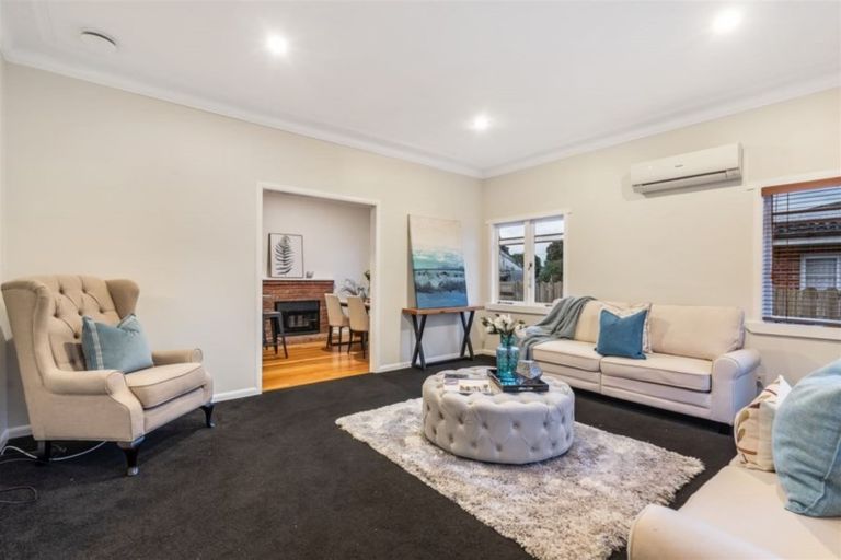 Photo of property in 19 Clevedon Road, Papakura, 2110