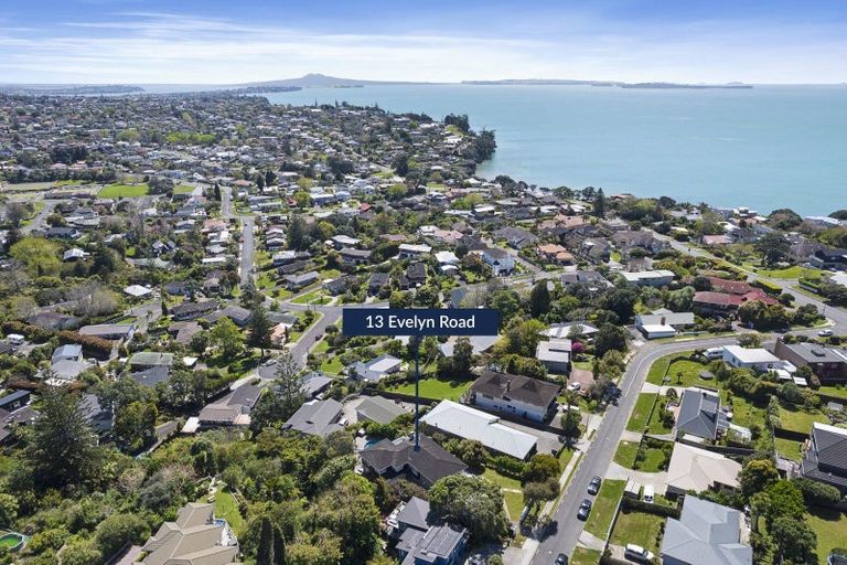 Photo of property in 13 Evelyn Road, Cockle Bay, Auckland, 2014