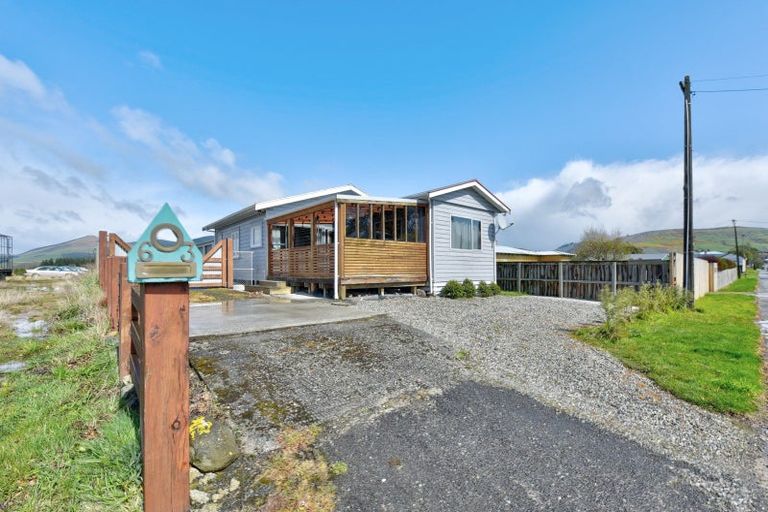 Photo of property in 63 Main Road, Clinton, 9534