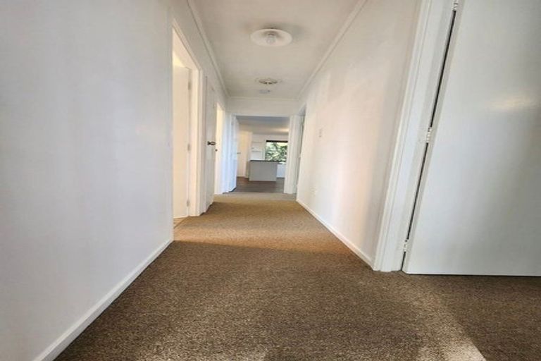 Photo of property in 87 Solar Road, Glen Eden, Auckland, 0602