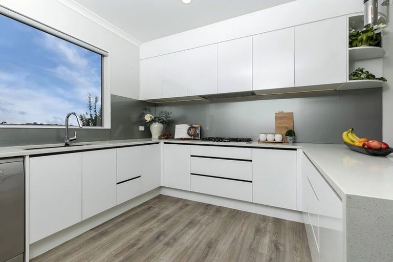 Photo of property in 5 Sunrise Avenue, Murrays Bay, Auckland, 0630