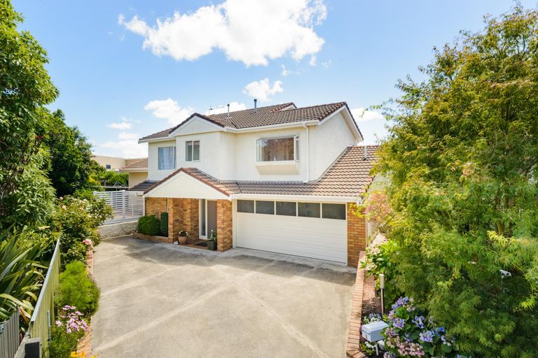 Photo of property in 3 The Glen, Hokowhitu, Palmerston North, 4410