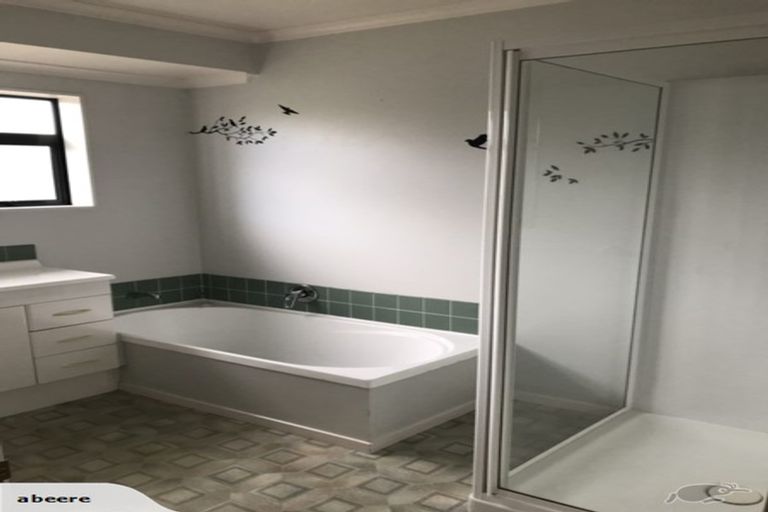 Photo of property in 26 Mangakoea Place, St Andrews, Hamilton, 3200