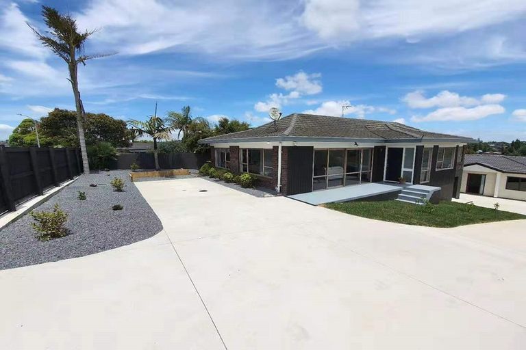 Photo of property in 71 Prince Regent Drive, Half Moon Bay, Auckland, 2012