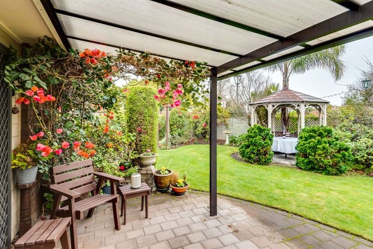 Photo of property in 1 Sloane Place, Taradale, Napier, 4112