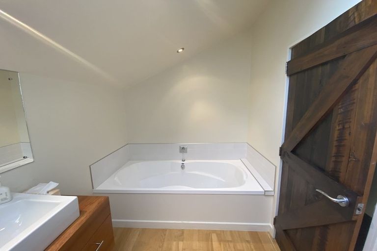 Photo of property in 34b Greenstone Place, Fernhill, Queenstown, 9300