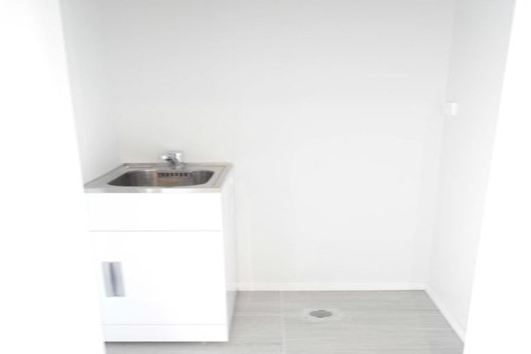 Photo of property in 2/15 Rush Place, Mangere, Auckland, 2022