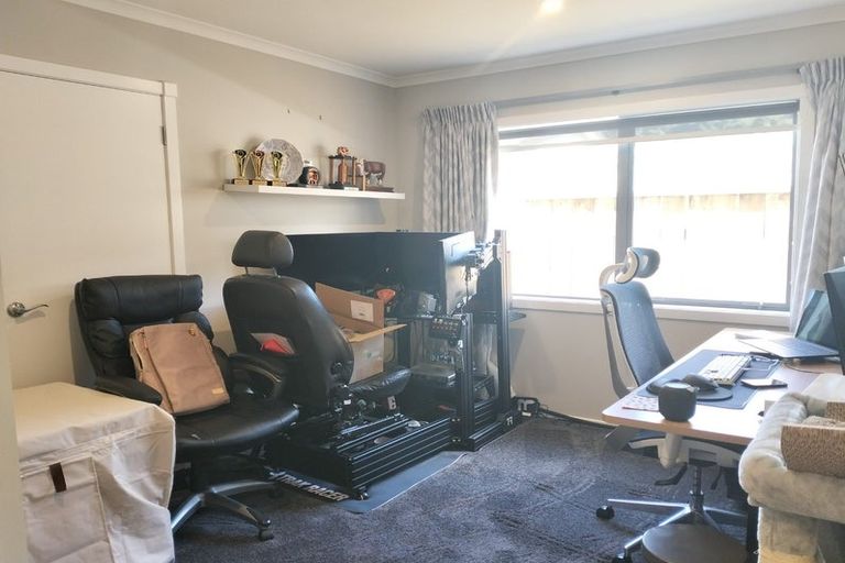 Photo of property in 4a Davis Grove, Wainuiomata, Lower Hutt, 5014