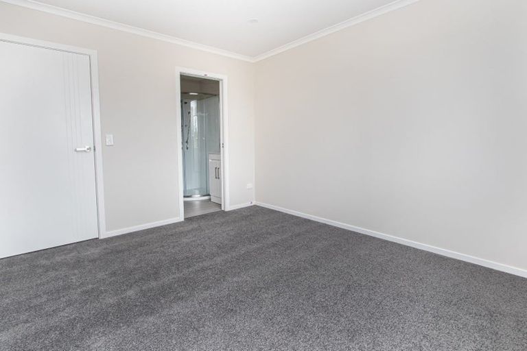 Photo of property in 2/1 Splitt Avenue, Glenview, Hamilton, 3206