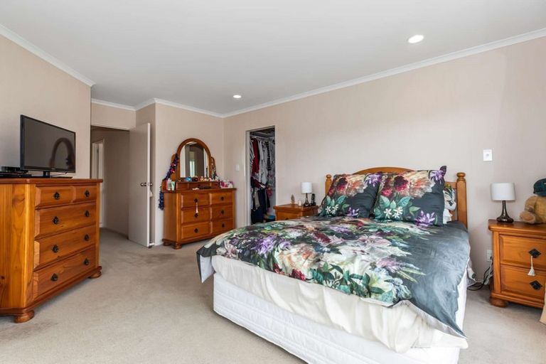 Photo of property in 34 Bellshill Close, Wattle Downs, Auckland, 2103