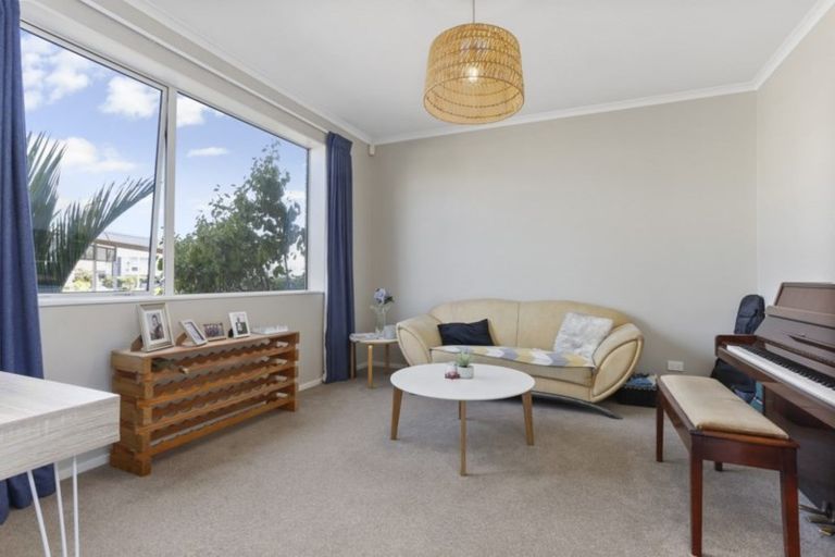 Photo of property in 2 Kotuku Lane, Hobsonville, Auckland, 0616