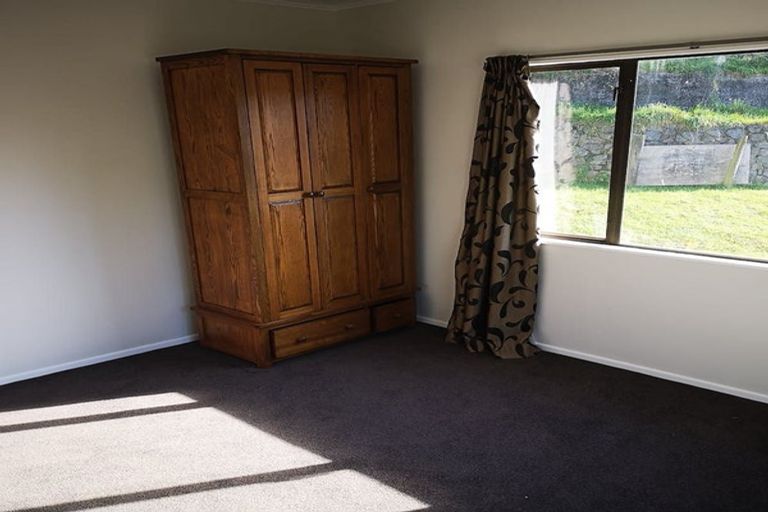 Photo of property in 187 Sievers Grove, Cannons Creek, Porirua, 5024