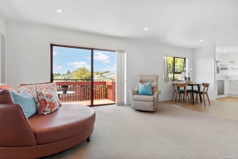 Photo of property in 56b Highland Park Drive, Highland Park, Auckland, 2010