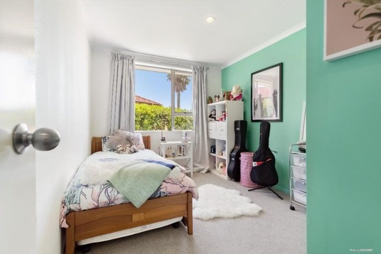 Photo of property in 7 Ranch Place, Pukekohe, 2120