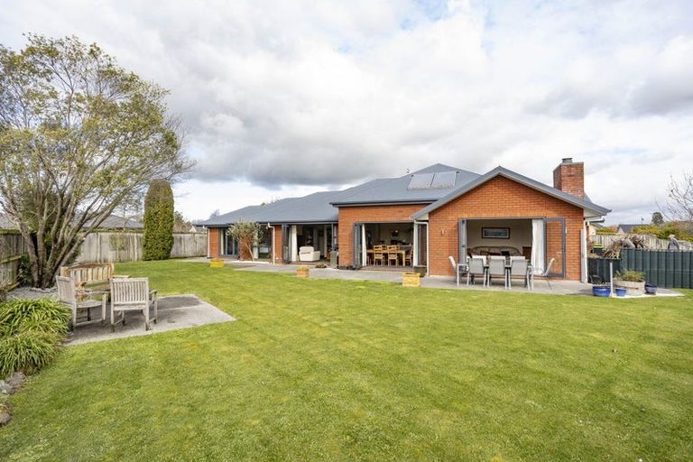 Photo of property in 18 Sycamore Close, Rangiora, 7400