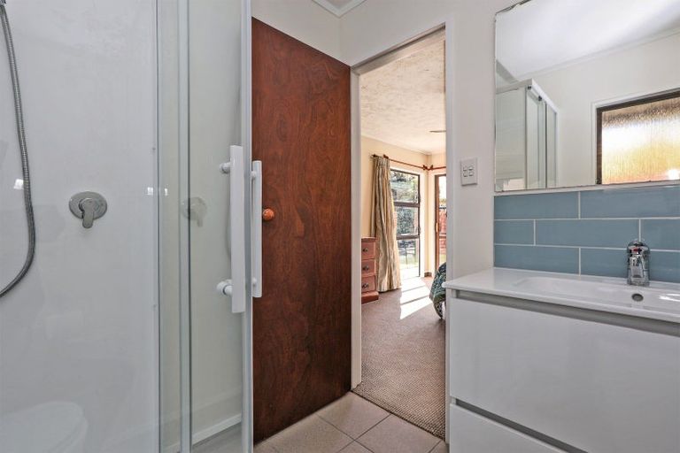 Photo of property in 9 Matthews Place, Taradale, Napier, 4112