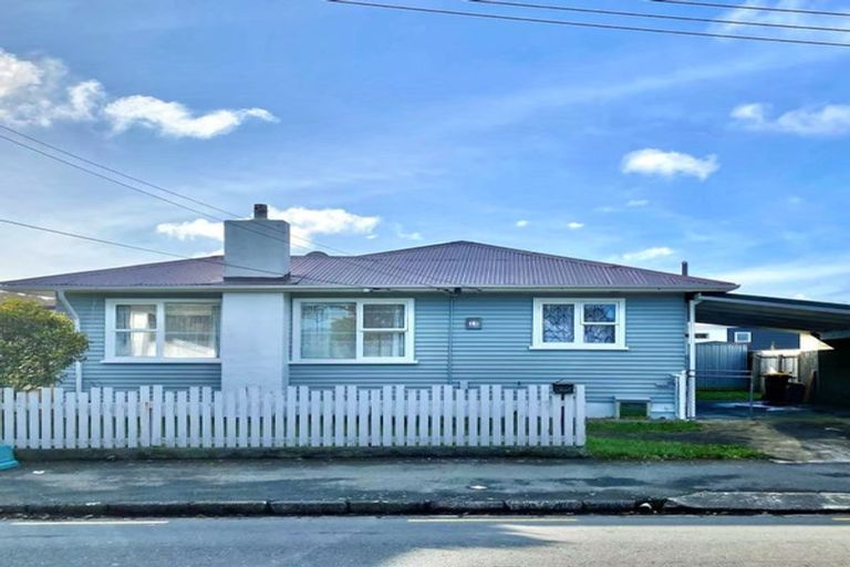 Photo of property in 58 Broderick Road, Johnsonville, Wellington, 6037