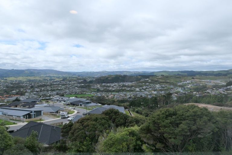Photo of property in 11/30 Adventure Drive, Whitby, Porirua, 5024