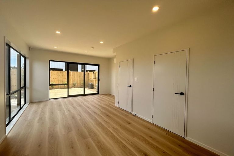 Photo of property in 8/26 Smythe Road, Henderson, Auckland, 0612