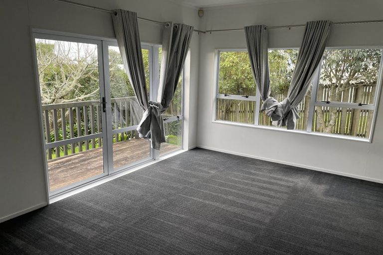 Photo of property in 5 Altair Place, Windsor Park, Auckland, 0632