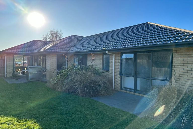 Photo of property in 8 Richard Seddon Drive, Northwood, Christchurch, 8051
