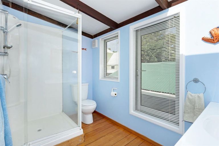 Photo of property in 81 Wellington Road, Paekakariki, 5034