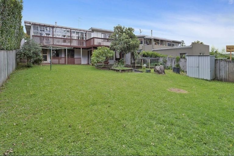 Photo of property in 20 Linwood Avenue, Forrest Hill, Auckland, 0620