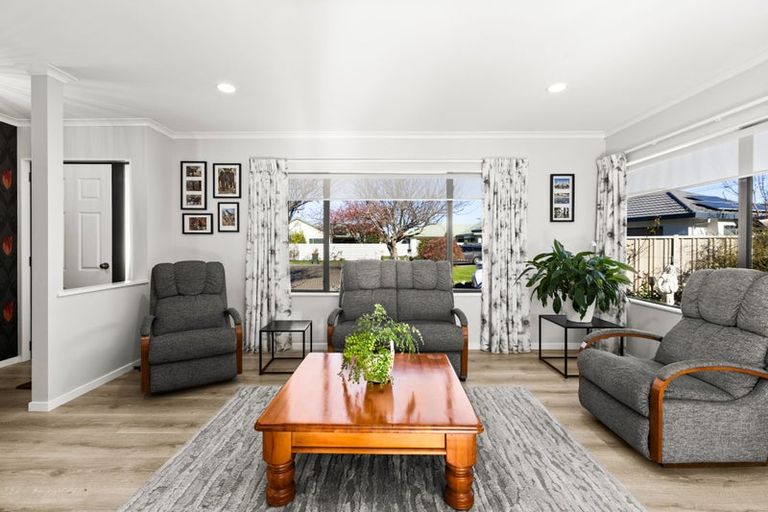 Photo of property in 17 Alderney Close, Taradale, Napier, 4112