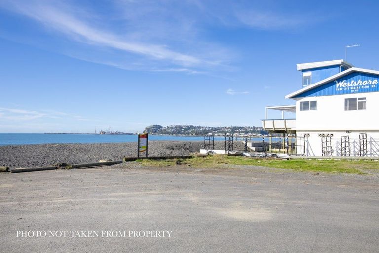 Photo of property in 24c The Esplanade, Westshore, Napier, 4110