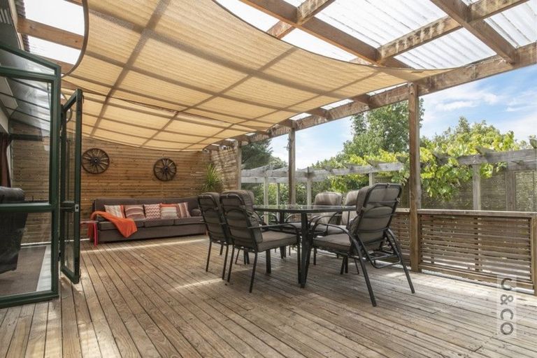 Photo of property in 5 Muriwai Road, Waimauku, 0812