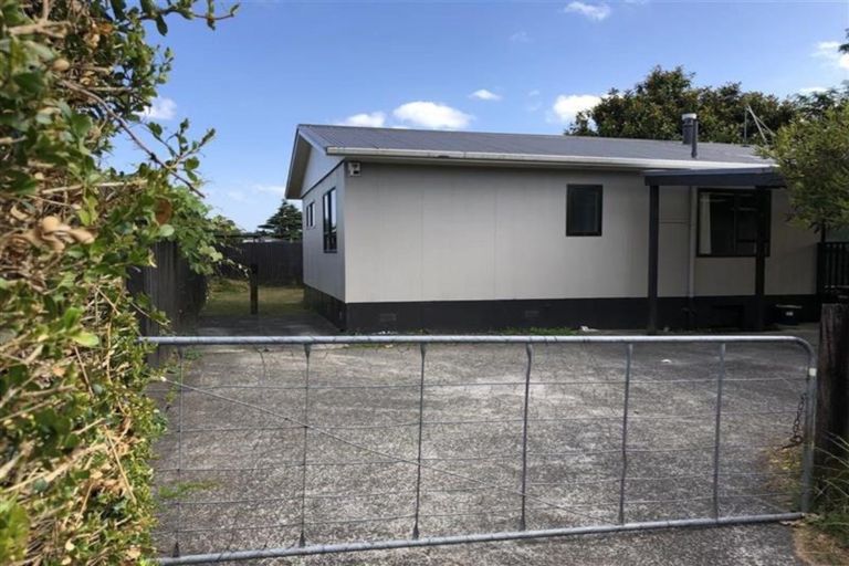 Photo of property in 45a Sutton Crescent, Papakura, 2110