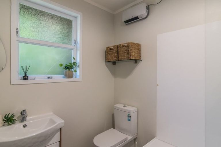 Photo of property in 1/12 Norna Crescent, Kelburn, Wellington, 6012
