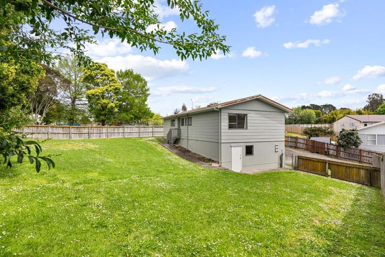 Photo of property in 18 Reinga Place, Massey, Auckland, 0614
