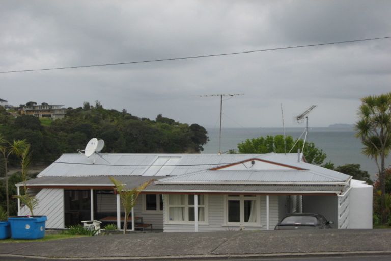 Photo of property in 1049 Whangaparaoa Road, Tindalls Beach, Whangaparaoa, 0930