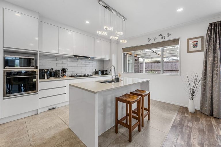 Photo of property in 587 Great South Road, Rosehill, Papakura, 2113